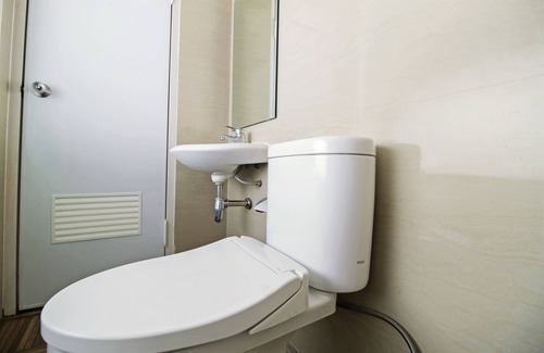 Gambir Hotel | RedDoorz Plus @ Cideng Barat