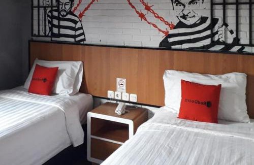 Bandung Hotel | RedDoorz Plus @ Doorman Guest House