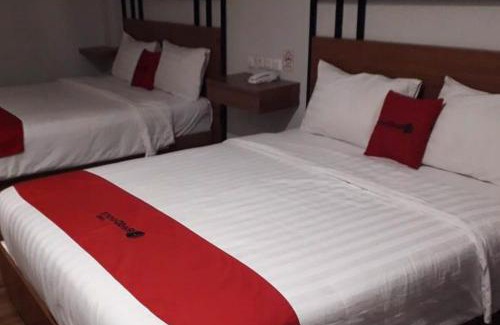 Bandung Hotel | RedDoorz Plus @ Doorman Guest House