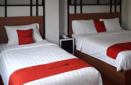 Bandung Hotel | RedDoorz Plus @ Doorman Guest House