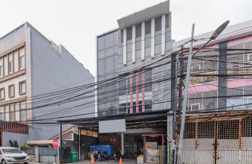 Kebon Kacang Casa | RedDoorz Plus near Grand Indonesia Jakarta