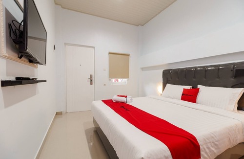 Palembang Casa | RedDoorz Plus near Palembang Icon Mall 2