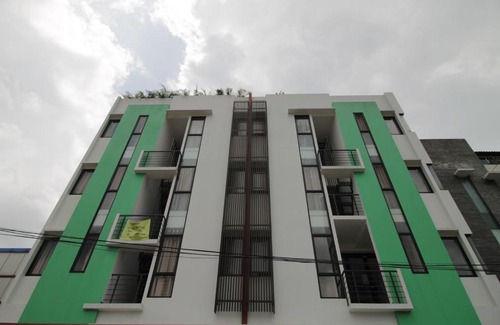 Kebon Kacang Casa | RedDoorz Plus near Plaza Indonesia