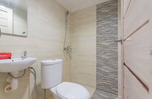 Balikpapan Casa | RedDoorz Plus near Sepinggan Airport 3