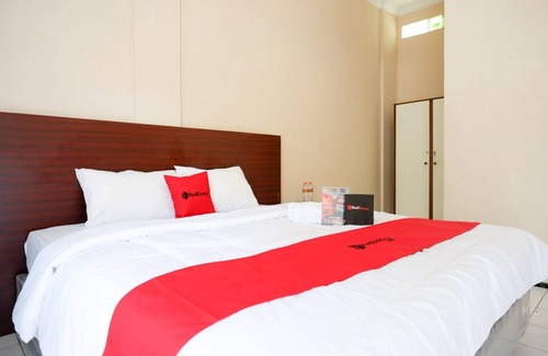 Cilacap Casa | RedDoorz Plus near Stadion Wijaya Kusuma