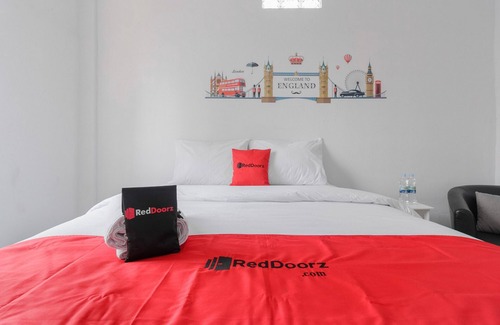 Karet Hotel | RedDoorz Plus near Taman Rasuna Menteng