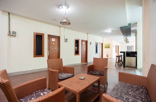 Depok Hotel | RedDoorz Plus near Universitas Indonesia
