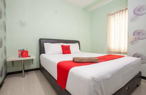 Klojen Casa | RedDoorz @ Raya Tidar