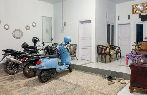 West Cirebon Hotel | RedDoorz Syariah at Obelix Cirebon