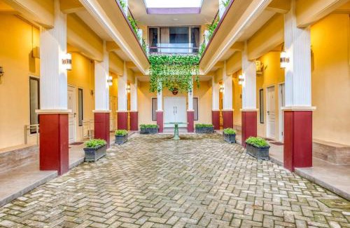 Blitar Casa | RedDoorz Syariah near Kebon Rojo Park Blitar
