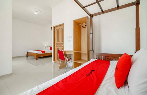 Lahat Hotel | RedDoorz Syariah near Lahat Station