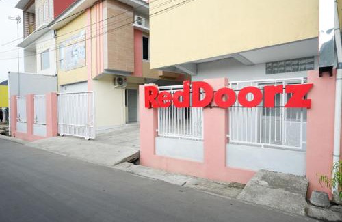 Purwokerto Casa | RedDoorz Syariah near RSUD Margono Purwokerto