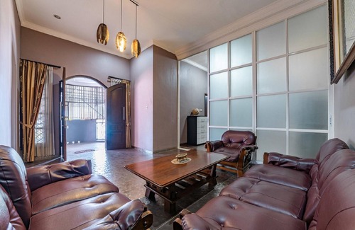 Dinoyo Casa | RedDoorz Syariah near RRI Malang
