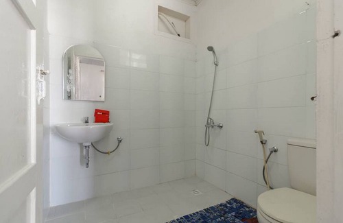 Padang Casa | RedDoorz Syariah near Universitas Negeri Padang