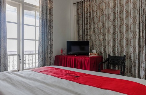 Padang Casa | RedDoorz Syariah near Universitas Negeri Padang