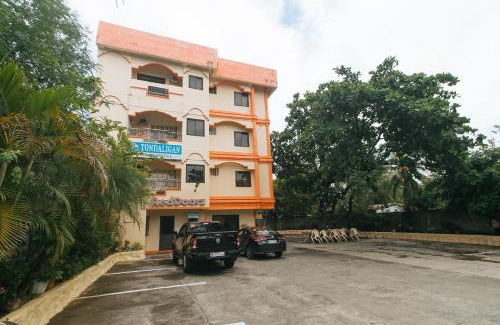Dagupan Hotel | RedDoorz @ Tondaligan Beach Hotel
