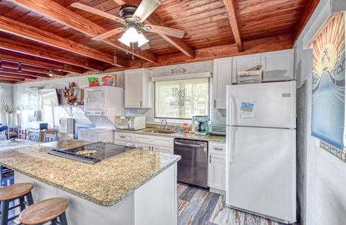 Alligator Point Cabaña | Redfish Cottage Dock & Kayaks desde $ 820 por semana / $ 125 por noche