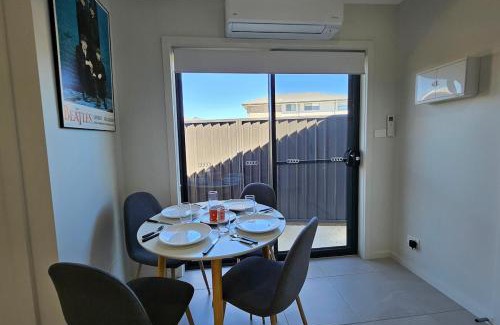Box Hill Apartamento | RedFlamesRetreat-Free WIFI & Parking-Walk to public transport-Quiet St & FamilyFriendly