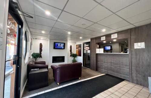Port Alberni Hotel | Redford Motel