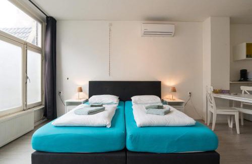 Red Light District Apartamento | RedLight District Private Smokers Friendly Studio