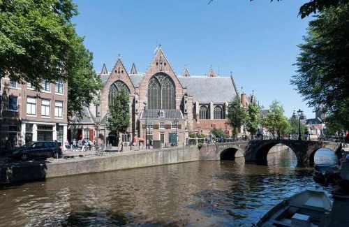 Red Light District Apartamento | RedLight District Smokers Friendly Private Studio