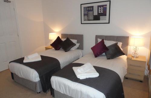 Cheltenham Casa | Redmarley House by Cliftonvalley Apartments