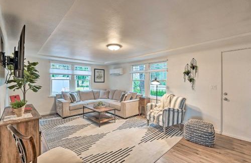 Redmond Casa | Redmond Farmhouse on 2 Acres with Deck and Grill!