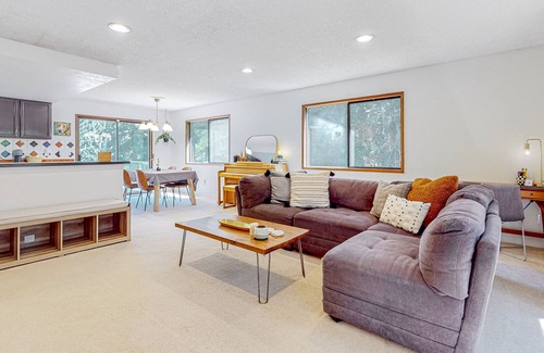 Union Hill-Novelty Hill Casa | Redmond Retreat - Upstairs | Duplex in Redmond