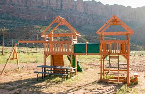 Moab South Valley Casa | Redrock Moab Tiny House w Large Loft Site 8