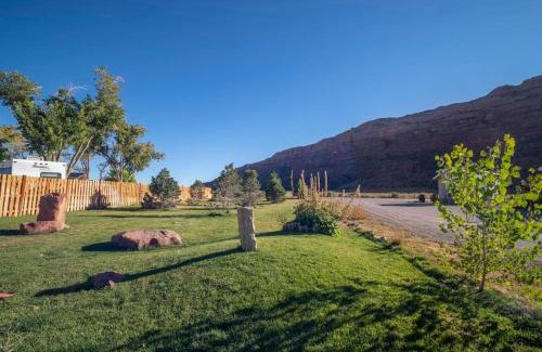 Moab South Valley Casa | Redrock Moab Tiny House w Large Loft Site 8