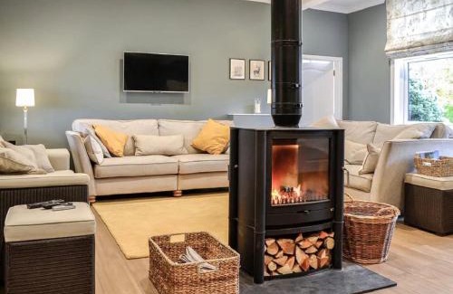 Forfar Casa | Redroofs by the Woods
