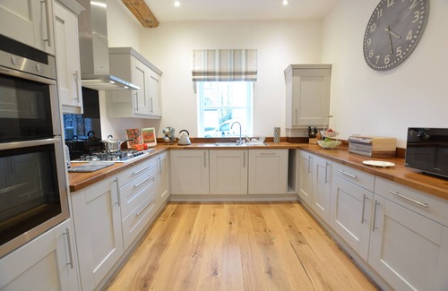 Blythburgh Cabaña | REDSHANKS, BLYTHVIEW, family friendly, with pool in Southwold