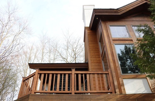 Boyne Falls Condominio | Disfrute de los colores del otoño: SKI-IN / OUT en Boyne Mountain Disciples (sin pasos)