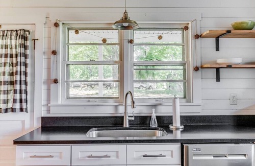 Bedford Apartamento | Redwing Farm Cottage, Mountain Views and Firepit!