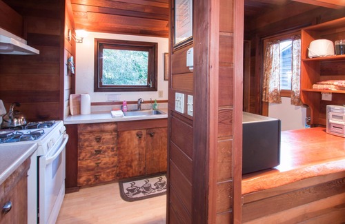 Mendocino Casa | Redwood Cottage-Pet Friendly