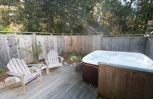 Mendocino Casa | Redwood Cottage-Pet Friendly