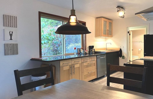 Langlois Casa | Escapada al lago Floras - The Redwood Guesthouse