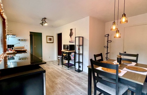 Langlois Casa | Escapada al lago Floras - The Redwood Guesthouse