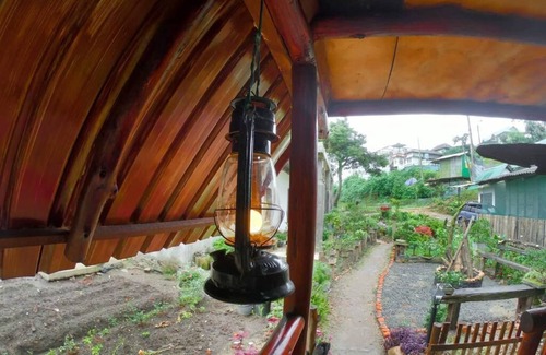 Nuwara Eliya Cabaña | La cabaña REDWOOD HOLLOW es la estadía ecológica de tus sueños