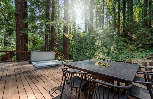 Monte Rio Casa | Redwood Hollow - Hot Tub Walk to River Redwoods