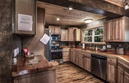 Ruidoso Casa | Redwood in the Historic Upper Canyon