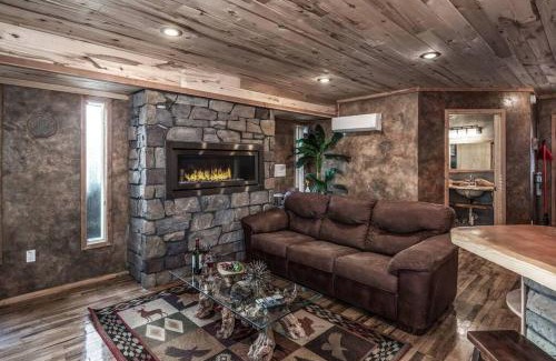 Ruidoso Casa | Redwood in the Historic Upper Canyon