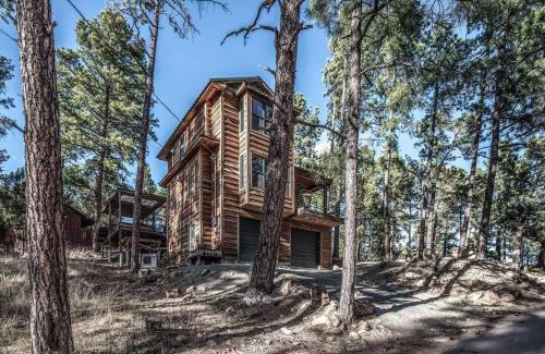 Ruidoso Casa | Redwood in the Historic Upper Canyon