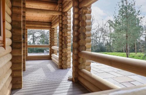 Welsh Frankton Casa | Redwood Lodge