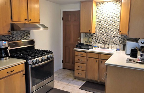 Monte Rio Cabaña | Redwood Retreat: Charming Alpine Cottage