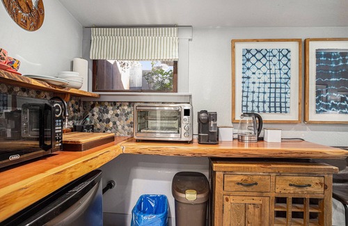 Upper Telegraph Casa | Redwood Room