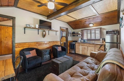 Indian River Casa | Reed's on the River Cabin 6