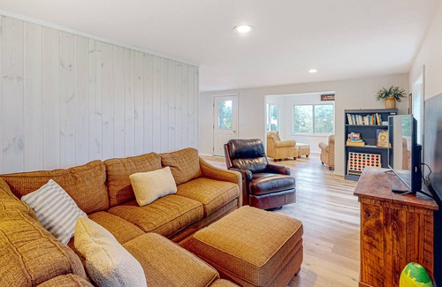 Ellsworth Cabaña | Reeds Way | Cottage in Ellsworth with lake views