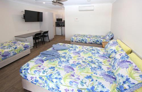 Proserpine Hotel | Reef Gardens Motel