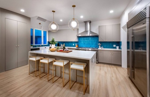 Silver Strand Casa | Reef Mall - Contemporary Mediterranean Estate with Spectacular Mountain Views